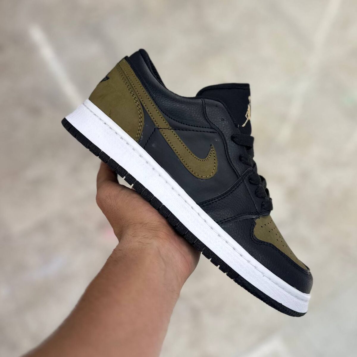 Jordan 1 قهوه ای مشکی زنونه