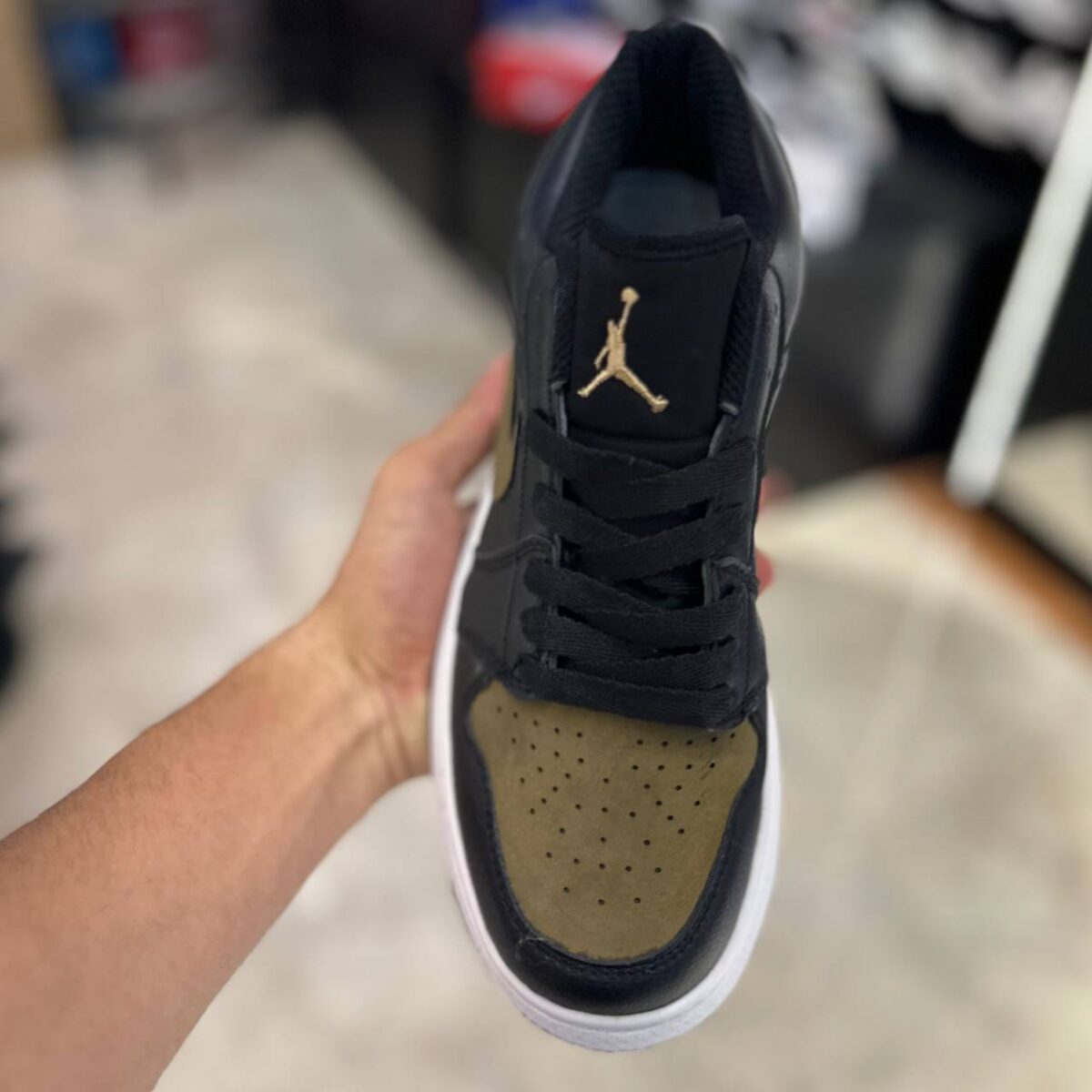 Jordan 1 قهوه ای مشکی زنونه