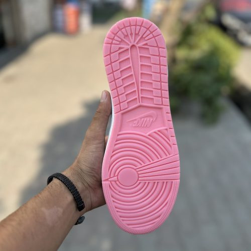 Jordan 1 صورتی آراکس کد(1358)