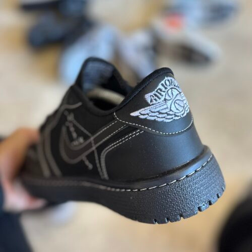 Travis black Phantom