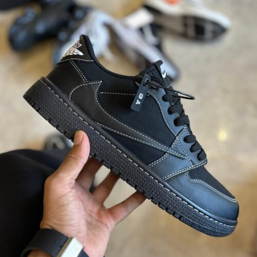 Travis black Phantom