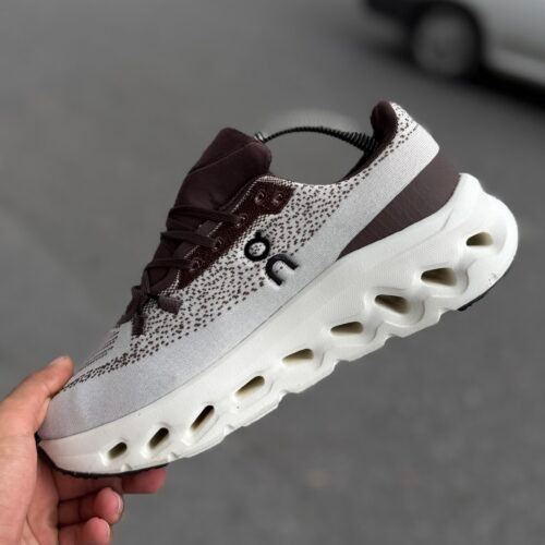 Qc OnRunning 🇨🇳 2026 سفید قهوه ای کد(1610)