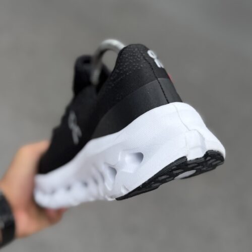 Qc OnRunning 🇨🇳 2026 مشکی سفید کد(1606)