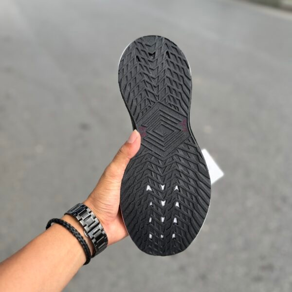 Nike Air Max 🇨🇳 سفید کد(1500)