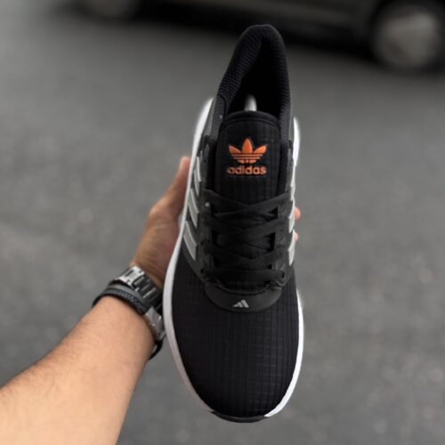 Adidas زیر فی (همکار)