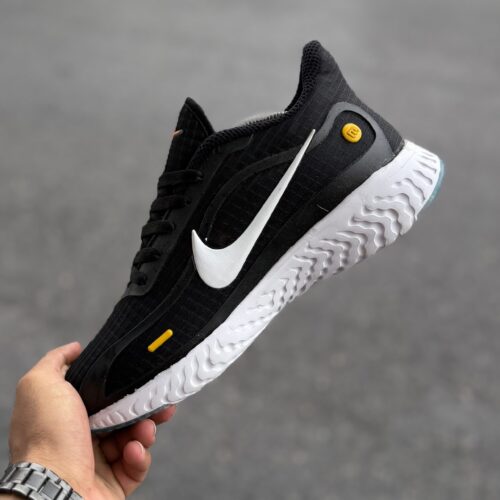 Nike مشکی زیر فی (همکار)